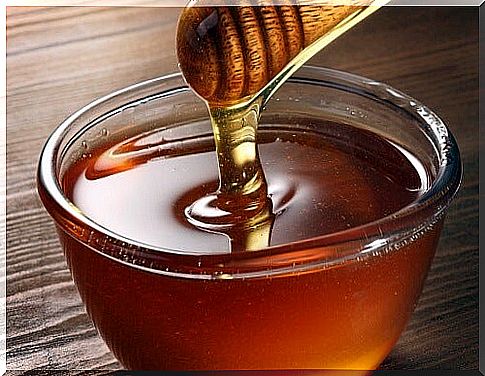 Honey for sore throat