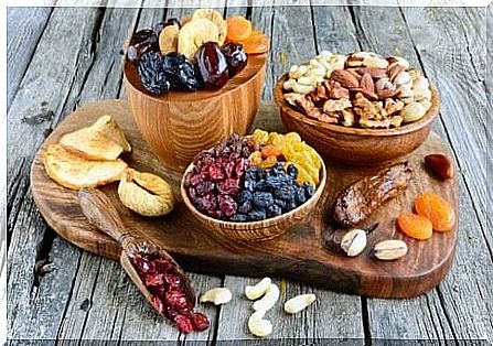 whether nuts are healthy food