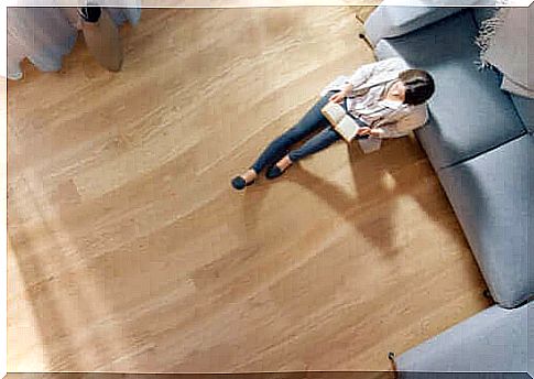 Pros and cons of hardwood flooring