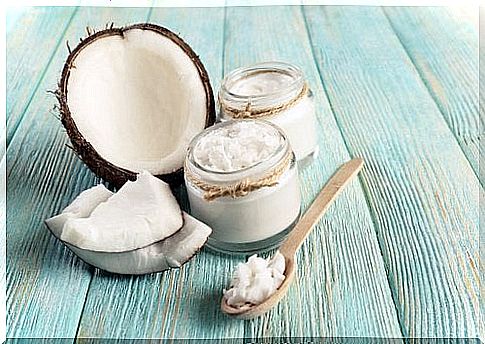 curb yeast growth with coconut oil