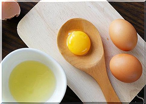 The egg ribbon is made from yolks