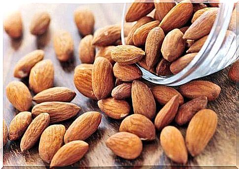 almonds in oral care