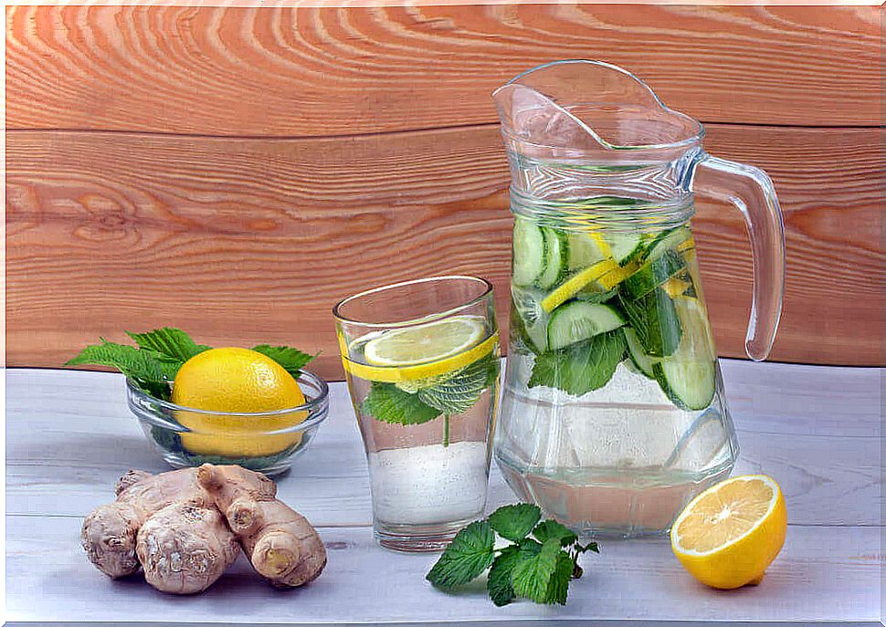 detox water to remove too much sugar from the diet