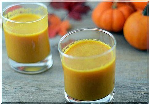 pumpkin smoothie in a glass