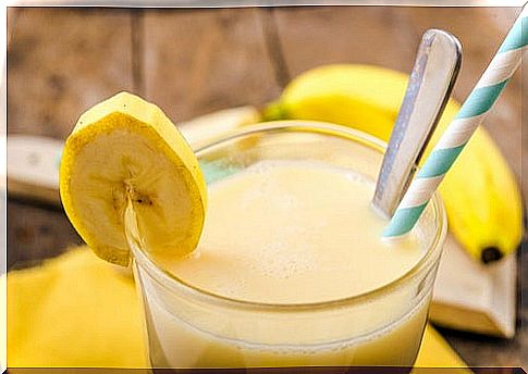 Lose weight with these banana smoothies.