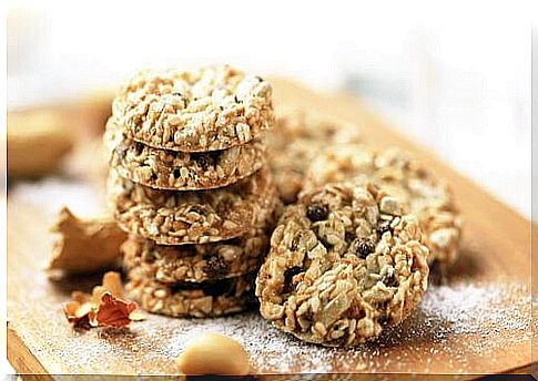 Oat yogurt biscuits can be sweetened with honey