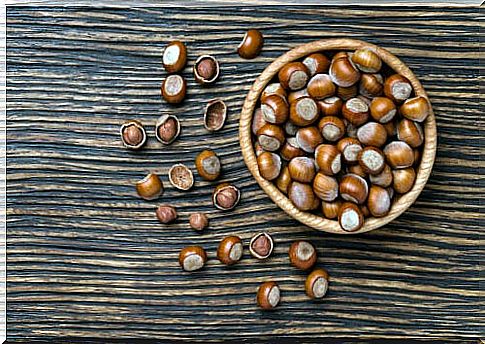 The minerals provided by hazelnuts include potassium, calcium, phosphorus, magnesium, zinc and iron.