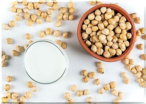 Hazelnut milk has health benefits, for example if you are vegan or vegetarian