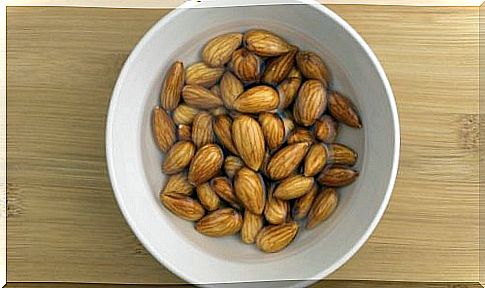 Why almonds should be soaked