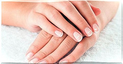 White streaks on the nails